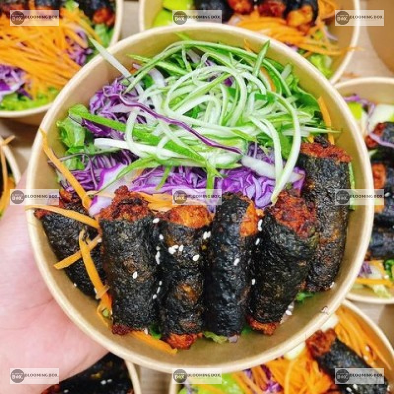 CƠM GẠO LỨC GÀ VIÊN SỐT BƠ TỎI